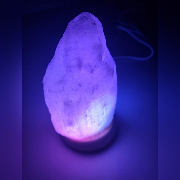Variegated Color - Salt Lamp - Picture 6 of 16